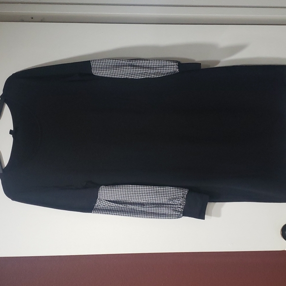 Dress - Picture 2 of 8